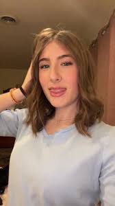 Clara Abad's Instagram, Twitter & Facebook