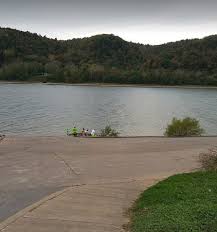 1843751) is a populated place located within the town of green lake, a minor civil division (mcd) of green. Our Boat Launch Ramp And Lake Cumberland Marina Picture Of Indian Hills Resort Russell Springs Tripadvisor