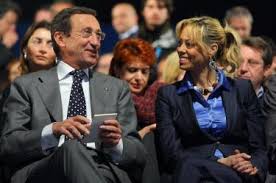 Storia della vita di gianfranco fini, politico italiano. Se Fini E Un Coglione Il Tempo