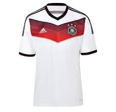 Juli ist deutschland nach spanien die zweite europäische mannschaft, die außerhalb europas weltmeister werden konnte, und die erste, die. Das Trikot Der Deutschen Nationalmannschaft Zur Wm 2014 Design Tagebuch