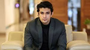 The viewers can cast their bigg boss vote for. Bigg Boss Malayalam 3 Mohanlal Introduces 14 Contestants Of The Reality Show