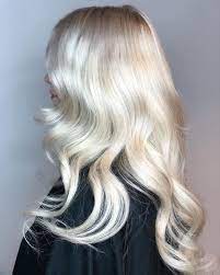 look at this beautiful platinum blonde hair color here marikasafiraha beautiful b platinumblonde in 2020 platinblond platinblond haarfarbe haarfarben