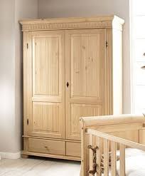 Schrank antik schubladenschrank dekoschrank nachtschrank vintage kommode retro. Kleiderschrank 138x199x62cm 2 Holzturen 2 Schubladen Kiefer Massiv Antik Brush Casade Mobila