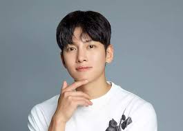 Ji chang wook was photographed at incheon international airport earlier this afternoon as he prepared to board his flight to malaysia, where he will be attending a promotional event for his film fabricated city and the launch of cable channel tvn movies. Ji Chang Wook S Drama Gives You More Reasons To Fall For Him
