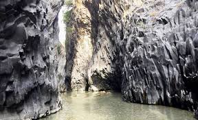 تستخدم أداتنا التعلم الآلي ومعالجة اللغة الطبيعية العميقة لفهم الطبيعة اللغوية والمعجمية والنصية للغة بحيث يمكن إعادة كتابة النص مع الحفاظ على السياق الصحيح. Etna Tour Alcantara Etna Vic