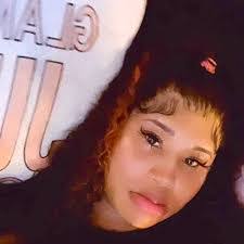 Kim Capone's Instagram, Twitter & Facebook