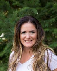 Michelle Valliere's Instagram, Twitter & Facebook