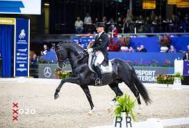 Edward gal on an extremely tense glock's undercover at the beginning of their european championship grand prix special from which they were eliminated for blood on the horse's mouth. Opglabbeek Erstes Internationales Dressurturnier Mit Ned Olympiaaspiranten Und Dominierenden Deutschen Ponyreitern