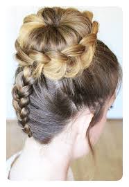 The bun updo low buns, messy buns, double buns, the options are endless and they are all easy, gorgeous hairstyles. 101 Simple And Cute Hairstyles For The Girls Style Easily