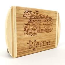 Personalisiertes schneidebrett handgefertigt mit monogramm. Fruhstucksbrettchen Hochzeit Geschenke Fur Das Paar Brot Schneidebrett Personalisiertes Schneidebrett Handgefertigt Mit Monogramm Kuche Haushalt Handmade Produkte