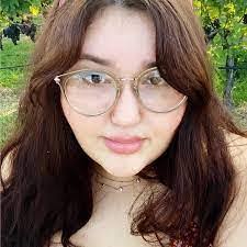 Noelle Blevins's Instagram, Twitter & Facebook