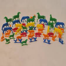 48 animais dos anos de 1980. Brinquedo em muito bom es