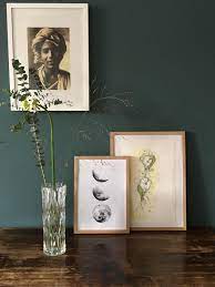 Blumen Accessoires Bilder Mond Vintage Couchl Wandfarbe Grun Grune Wand Vintage