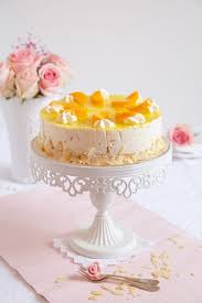 Cremige Pfirsich Joghurt Torte Auf Mandelbiskuit Recipe Almond Cakes Peach Yogurt Cake Peach Cake