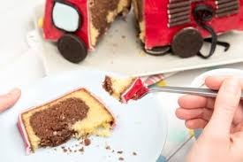 Feuerwehrauto Kuchen Rezept Von Backen De Rezept In 2020 Feuerwehrauto Kuchen Lebensmittel Essen Kuchen