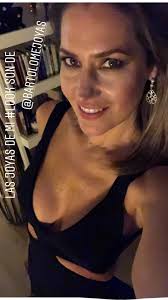 Creés que porque sos rubia y tenés una cara linda podés aclaremos porque es un océano de discriminación, lo frenó doman cuando atacaba a carolina. Carolina Losada Ø¹Ù„Ù‰ ØªÙˆÙŠØªØ± En Los 35 Anos De Nacioparaayudar Con Look Veronicafarmoda Y Joyas Bartolomejoyas Foto 2 Peinado Martinreyledesma Makeup Martin Blanco Makeup Https T Co Ekzfwwh8p6