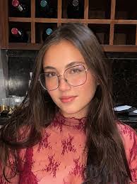 Summer Maxwell's Instagram, Twitter & Facebook