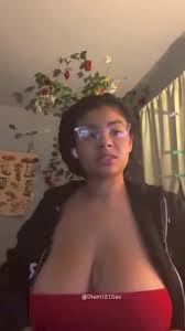 Nip slip” huge tits on live - Porn - EroMe