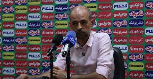 محرم نویدکیا: حسین حسینی از ناحیه صورت آسیب دیده؛ فوتبال بکش‌زیرش نمی‌خواهم! بازی دفاعی آسان است
