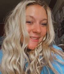 Claudia Sands's Instagram, Twitter & Facebook