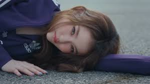 MEOVV : ELLA (Trailer) (Bonus)