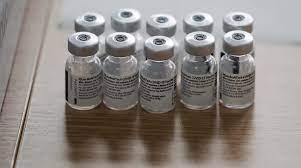 Τα φυλλάδια των εμβολίων mrna που παράγουν η pfizer και η moderna θα ενημερωθούν ώστε να προειδοποιούν για σπάνια περιστατικά μυοκαρδίτιδας . Pi8anh Syndesh Toy Embolioy Ths Pfizer Me Peristatika Myokarditidas Ta Ygeia Eidhseis