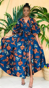 Comment porter la robe africaine ? Robes Wax Robe Portefeuille Et Longue En Tissu Africain Afrikrea