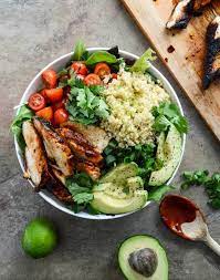 Honey Chipotle Chicken Bowls With Lime Quinoa Recipe Honey Chipotle Chicken Lunch Bowl Recipe Food Recipes