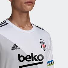 The new águias (eagles) home jersey introduces a new rounded neck shirt design from adidas in benfica's primary red with white detailing via its collar and sleeve cuffs. Besiktas 2020 21 Adidas Home Kit 20 21 Kits Football Shirt Blog