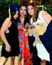 حضرت النجمة رانيا يوسف بفستان قصير ومثير على السجادة الحمراء فى ختام مهرجان الجونة السينمائى فى دورته الرابعة. Ø¨Ø§Ù„ØµÙˆØ± Ø±Ø§Ù†ÙŠØ§ ÙŠÙˆØ³Ù ØªØ¶Ø¹ Ø§Ø¨Ù†ØªÙ‡Ø§ ÙÙŠ Ù…ÙˆÙ‚Ù Ù…Ø­Ø±Ø¬ Ø¬Ø¯Ø§ Ø£Ù…Ø§Ù… Ø¬Ù…Ù‡ÙˆØ±Ù‡Ø§ Ø¨Ø³Ø¨Ø¨ ØµÙˆØ±Ø© Ø¨Ø¯ÙˆÙ† Ø¨Ù†Ø·Ø§Ù„ Ù…Ø¬Ù„Ø© Ø³ÙŠØ¯ØªÙŠ