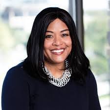 Lynne Travers's Instagram, Twitter & Facebook