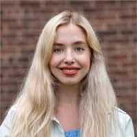 Dina Lyons's Instagram, Twitter & Facebook