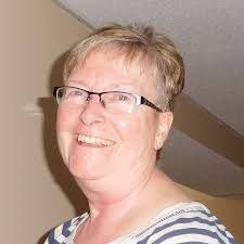 Jocelyn Platt's Instagram, Twitter & Facebook