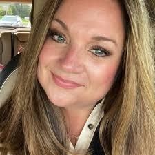 Amy Lesniewski's Instagram, Twitter & Facebook