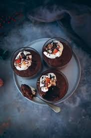 Weihnachtliches Zimt Mousse Au Chocolat Mit Gebrannten Mandeln Rezept Rezepte Mousse Au Chocolat Rezept Dessert Ideen