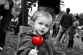 Color splash black and white with pop of color art. How To Make Photos Black And White With A Splash Of Color A Gimp Photo Tutorial Turbofuture