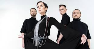 Ey / ah, ah, ah / yeah / hm / field, field, field, i am small / field, field, field, i'm so small / how to walk through a field. Go A Ukraine Rotterdam 2021 Eurovision Song Contest