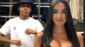 Maybe you would like to learn more about one of these? Serie A Douglas Costa And His Girlfriend Go Viral With Their Choreographed Dancing Marca In English