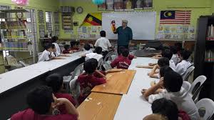 Thomas college (autonomous), thrissur, is the premier catholic college in kerala founded by his excellency rt. Pustaka Bookaroo In The City April 22 2017 Brian Zimmerman At Sk St Thomas Bookaroo