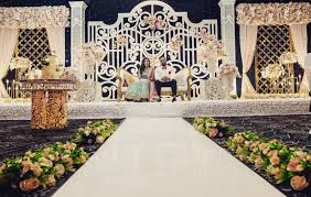 Top Wedding Decor Calgary Is A Premier Event Design House That Offers Styling And Wedding Decor Servic Decorating Services Wedding Decorations Rental Furniture