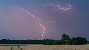 In der wochenvorhersage und dem warnlagebericht für die nächsten 24 stunden wird dargestellt, in welchen regionen mit besonderen ereignissen zu rechnen ist. Wetter In Baden Wurttemberg Warnung Vor Starken Gewittern Am Freitag Sudwest Presse Online