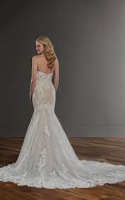 Heavily Beaded Wedding Dress With Plunge Neckline Martina Liana Wedding Dresses Beaded Fit And Flare Wedding Dress Wedding Gowns Mermaid