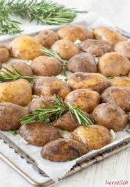 Rosmarinkartoffeln Aus Dem Ofen Ein Blech Voll Gluck Rosmarinkartoffeln Ofen Rosmarinkartoffeln Rezepte