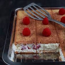 Gateau De Petits Beurre Aux Framboises Recette Gateau Petit Beurre Gateau Sans Cuisson Gateaux Et Desserts