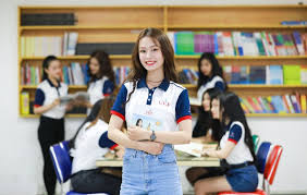 Với 85% giảng viên trình độ thạc sĩ được đào tạo bài bản ở nước ngoài và hơn 20% trong số đó là giáo sư, phó giáo sư và tiến sĩ, họ sẽ đồng hành cùng bạn trong quá trình học tập, nghiên cứu khoa học cũng như tiếp cận với môi trường làm việc thực tế tại doanh nghiệp. Ä'áº¡i Há»c Kinh Táº¿ Tai Chinh Tp Hcm Xet Tuyá»ƒn Hai PhÆ°Æ¡ng Thá»©c NÄƒm 2019 Bao Dan Tri