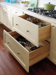 Base cabinets give you storage underneath the countertops in your kitchen and are great for storing heavy items like pots and pans. Campbell Cabinets