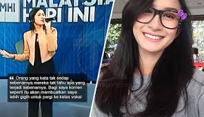 Lagu yang harus dinyanyikan sembari menunjukan aegyo atau gerak tubuh lucu dan imut ini juga dinyanyikan oleh cha eunwoo dalam drama terbarunya true beauty. Lagi Diorang Kecam Lagi Saya Nak Buat Lagu Baru Respon Neera Aziz Selepas Viral Video Nyanyiannya Secara Live Didakwa Sumbang The Reporter