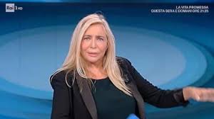 Come noto nicola carraro, il marito della conduttrice, si trova spesso per motivi di salute a santo domingo. Domenica In Mara Venier La Fa Grossissima Io Ballo Con Lui Sfida Totale A Barbara D Urso Libero Quotidiano