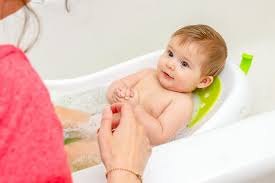 Baby bathtubs come in many shapes and sizes. The Best Baby Bathtubs And Bath Seats Reviews By Wirecutter
