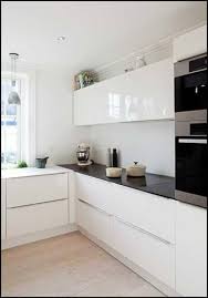 Decoration De Cuisine Noir Et Blanc Cuisine Laquee Cuisine Blanc Laque Cuisine Blanche